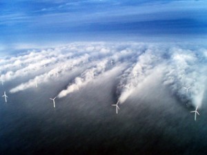 Foto turbulentie windmolens op zee